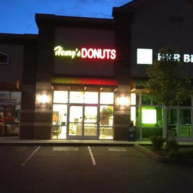 Henry's Donuts
