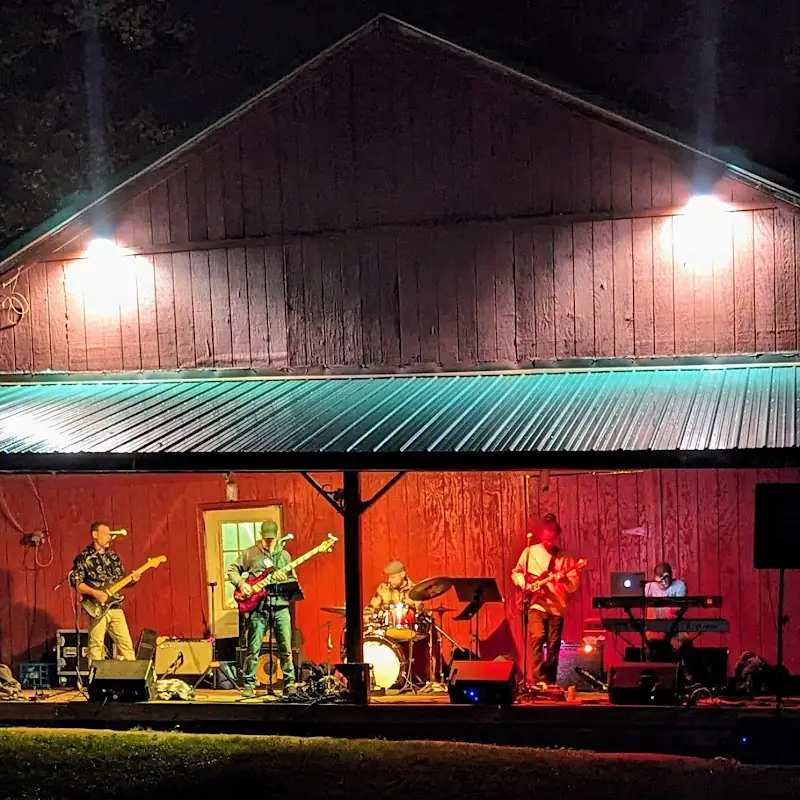 The Hilltop Inn & Grove