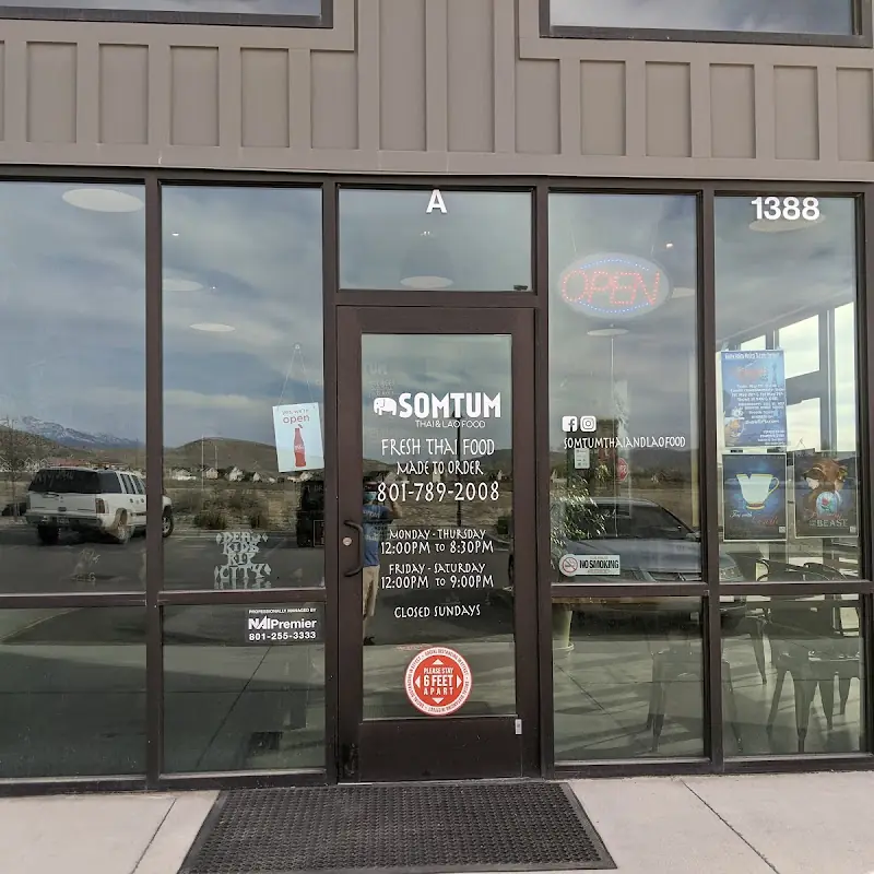 SOMTUM: Thai & Lao Food