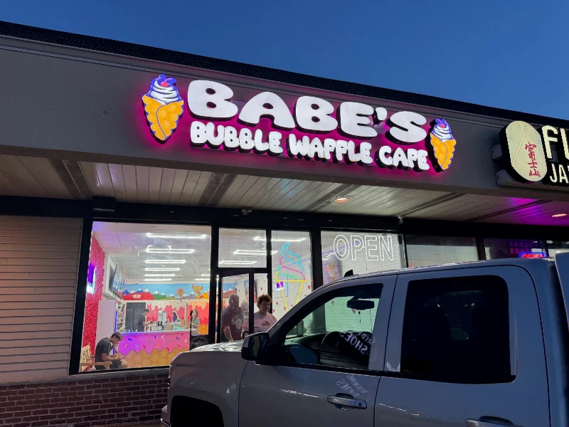 Babes Bubble Waffle & Boba Cafe