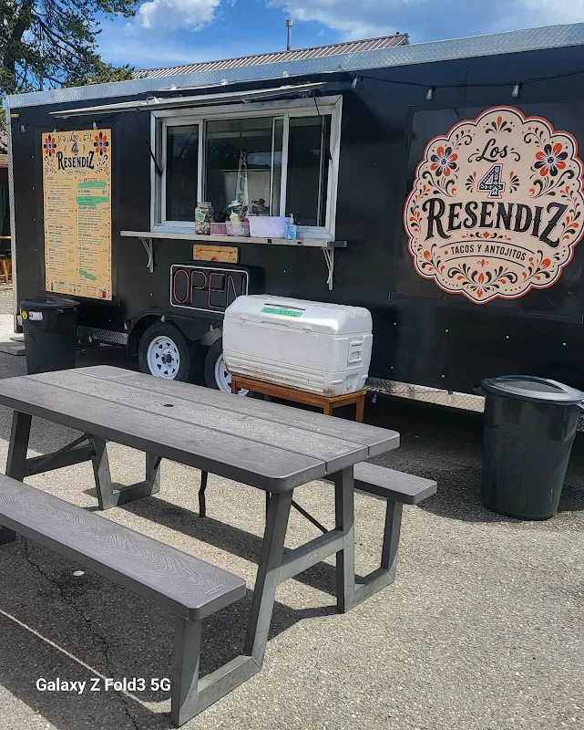 Los 4 Resendiz Tacos & Antojitos
