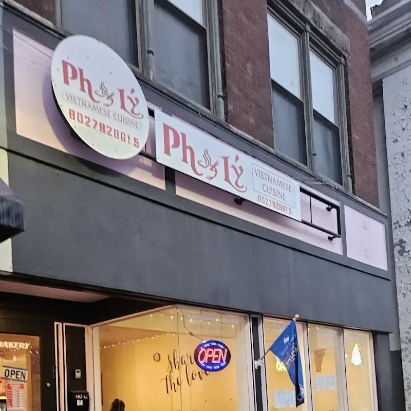 20. Special Combination Soup / Pho Dac Biet