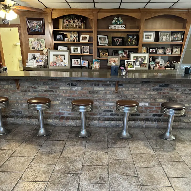 Red's | Restaurant and Bar