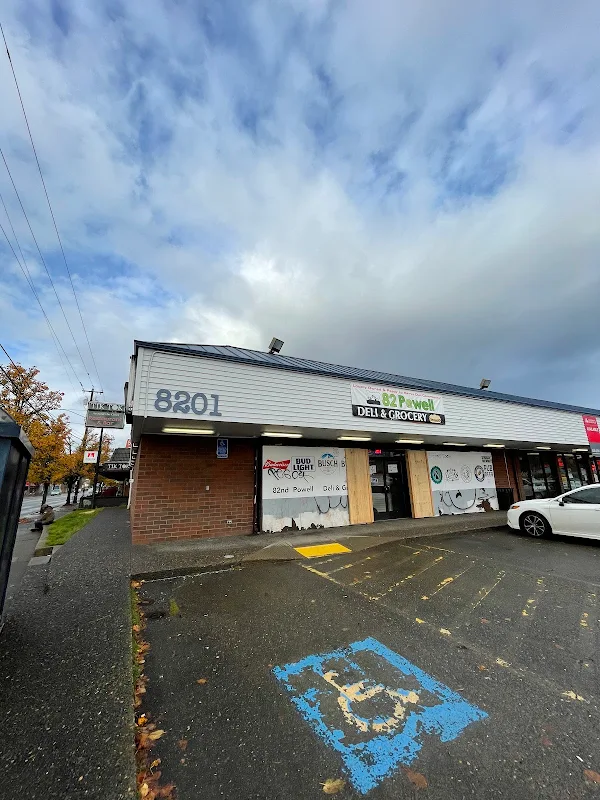 82 Powell Deli & Grocery