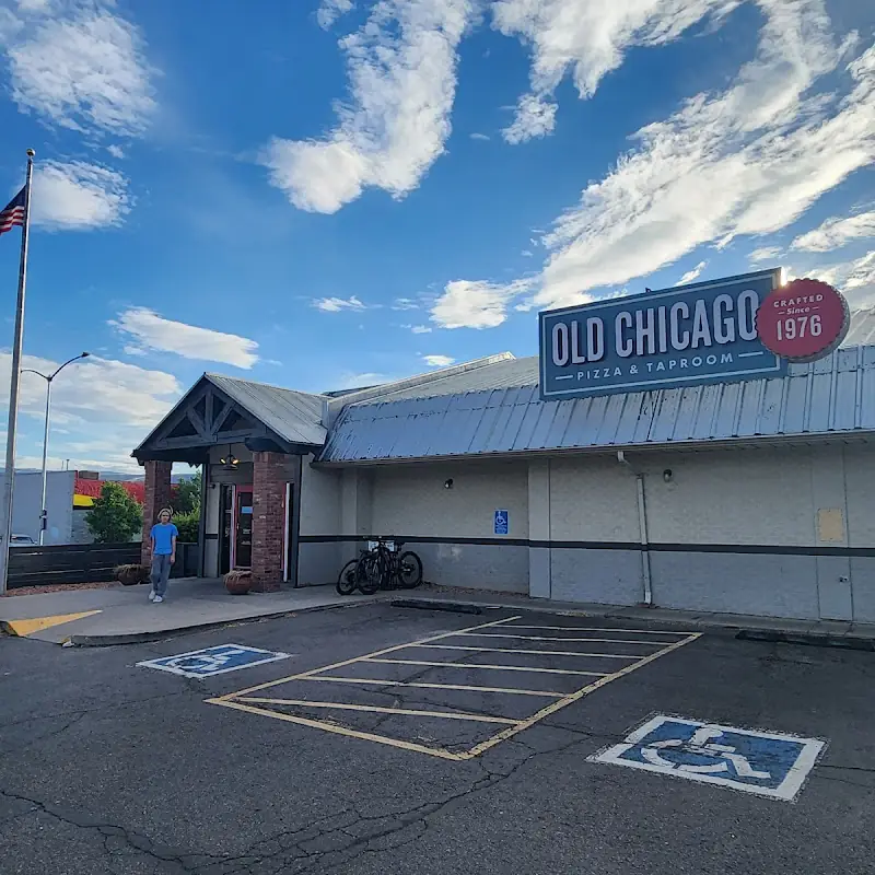 Old Chicago Pizza + Taproom