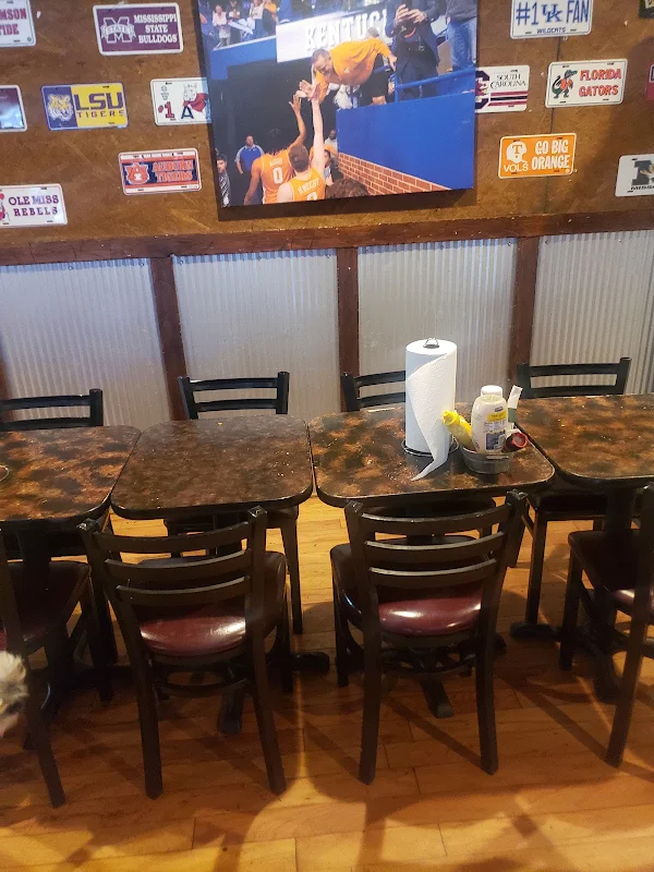 MOOSE'S Sports Bar & Grill
