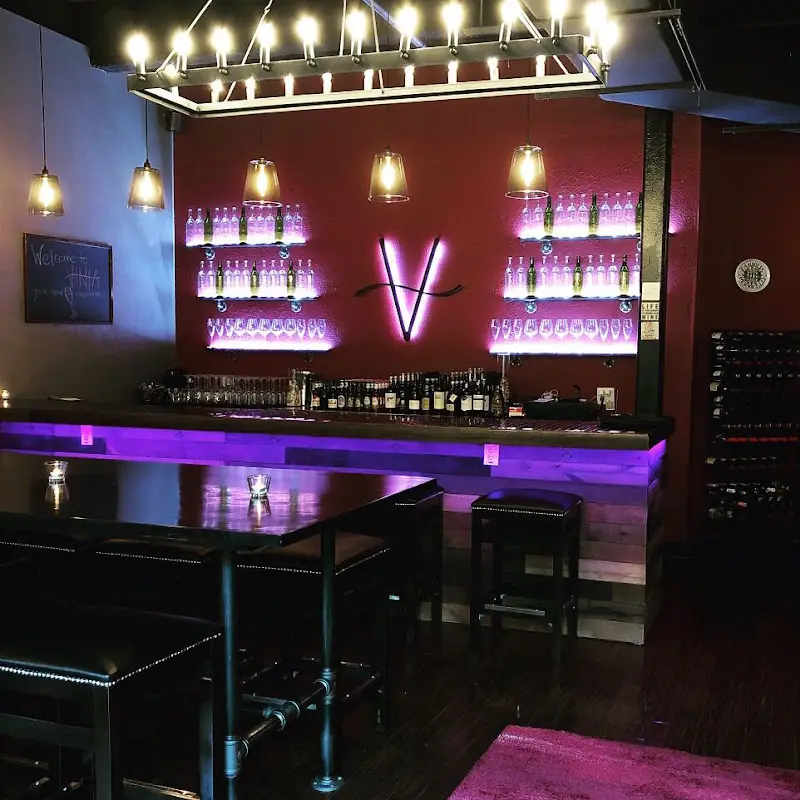 VINIA Wine & Kitchen