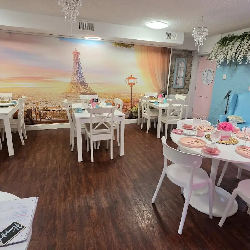 La Vie French Café