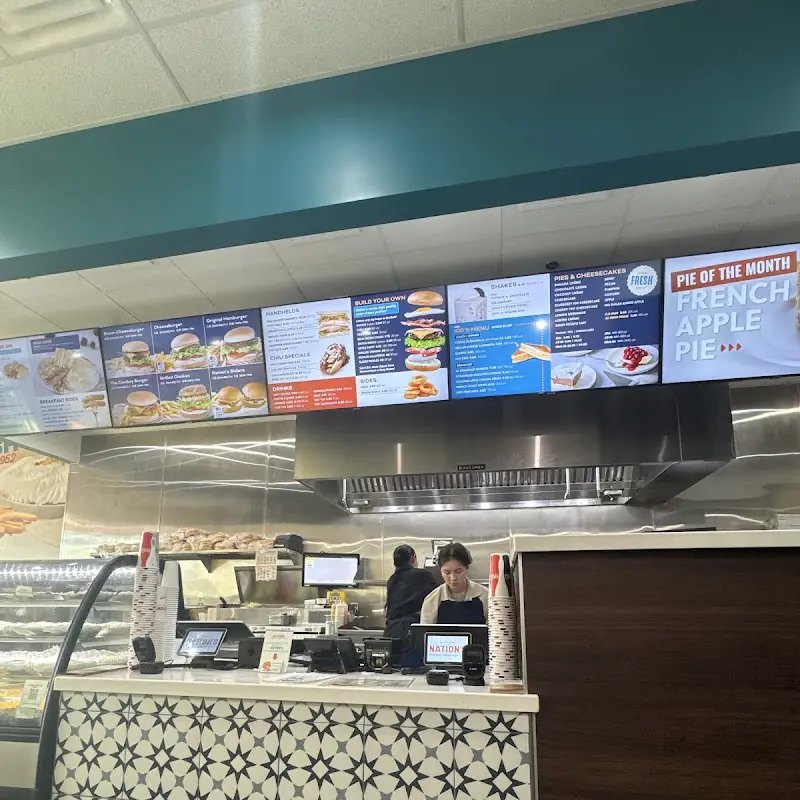 Nation's Giant Hamburgers & Great Pies