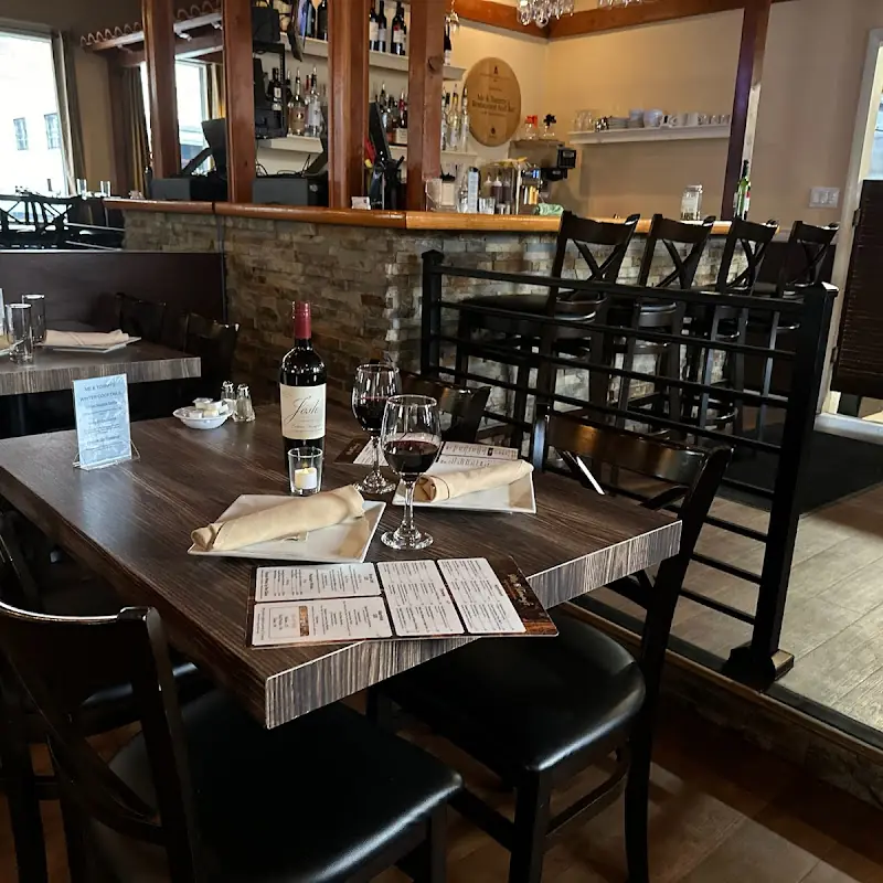 Me & Tommy's Restaurant & Catering