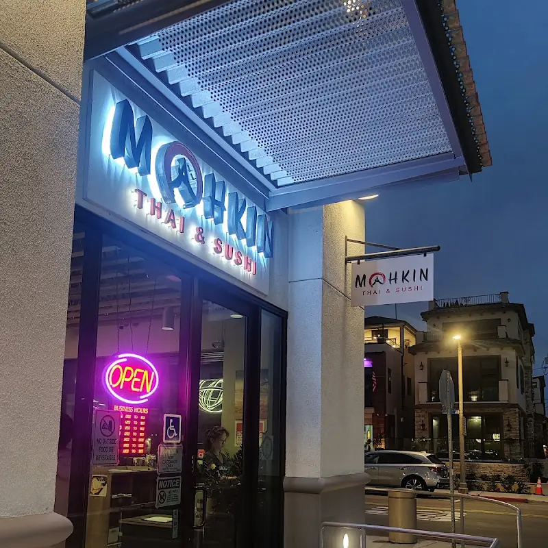 Mahkin Thai & Sushi