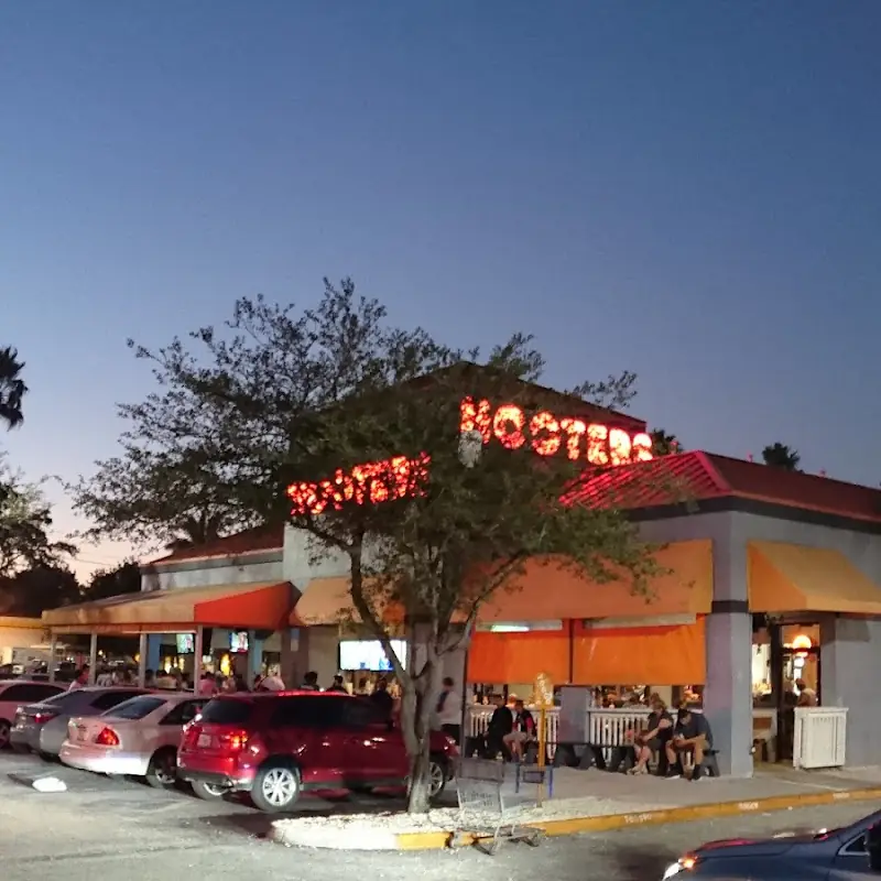 Hooters