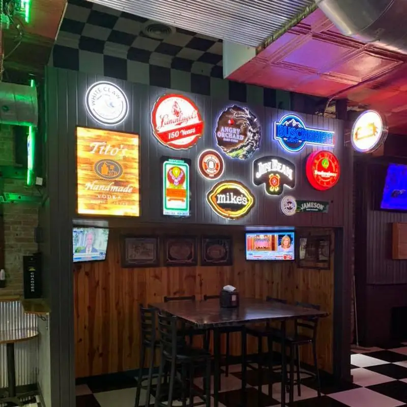 Rookies Rockin' Sports Bar