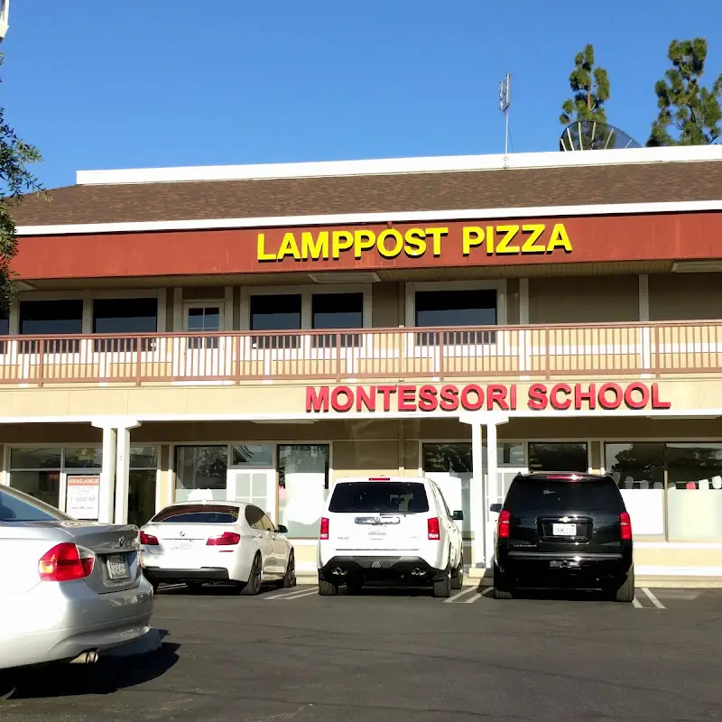 Lamppost Pizza & The Post Pub
