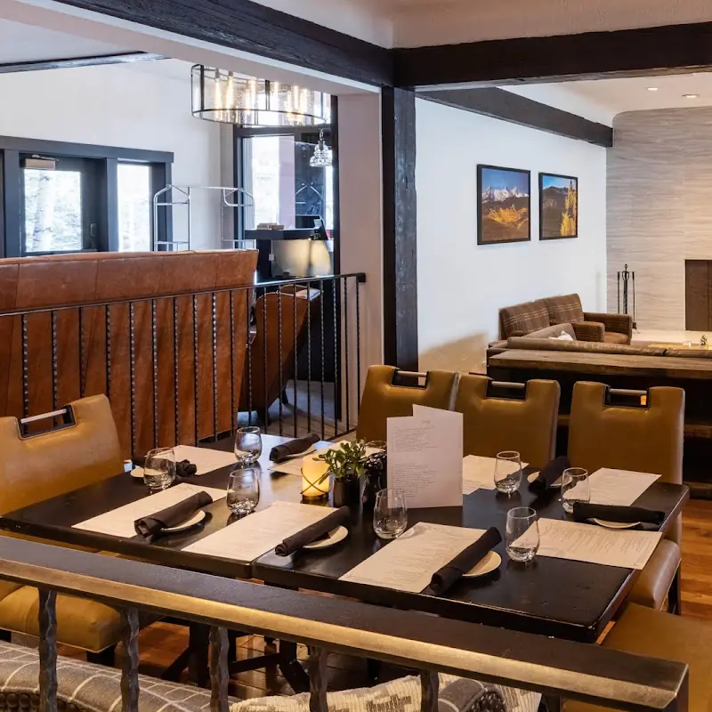 Three Peaks Bar & Grille