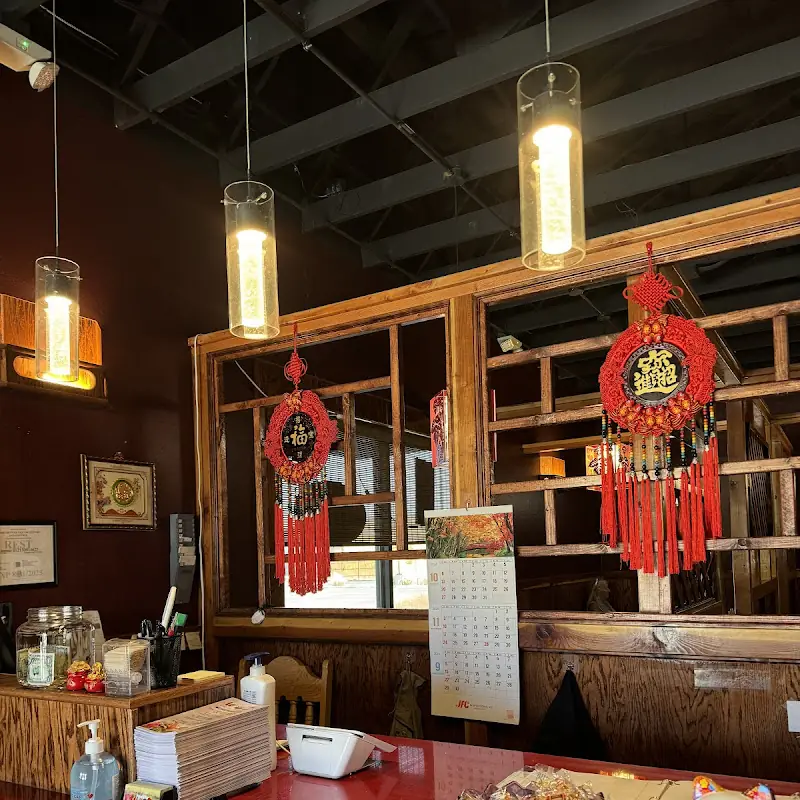 W & Z Asian Bistro & Sushi Bar