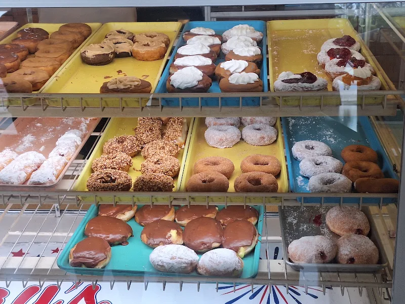 Mays Donuts