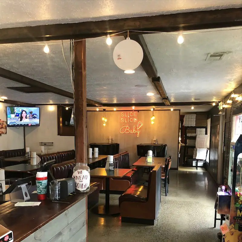White House Pizza & Pub