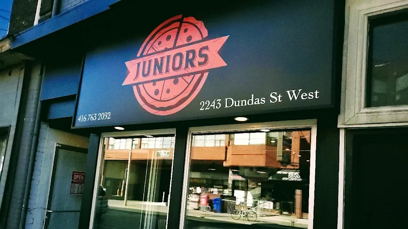 Juniors Pizzeria