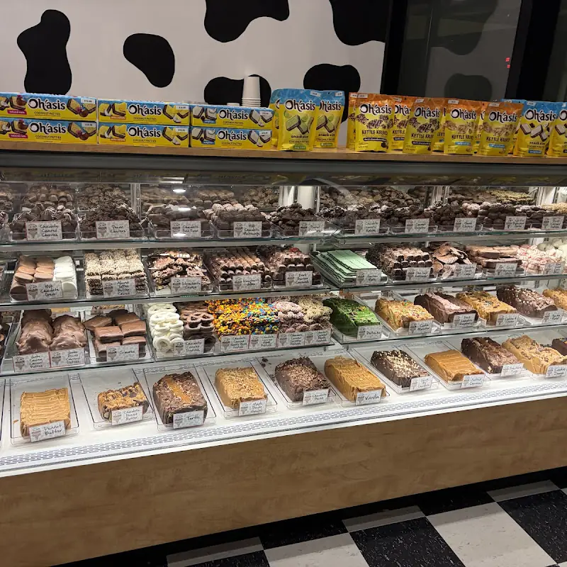 Strachan’s Ice Cream & Desserts - Largo