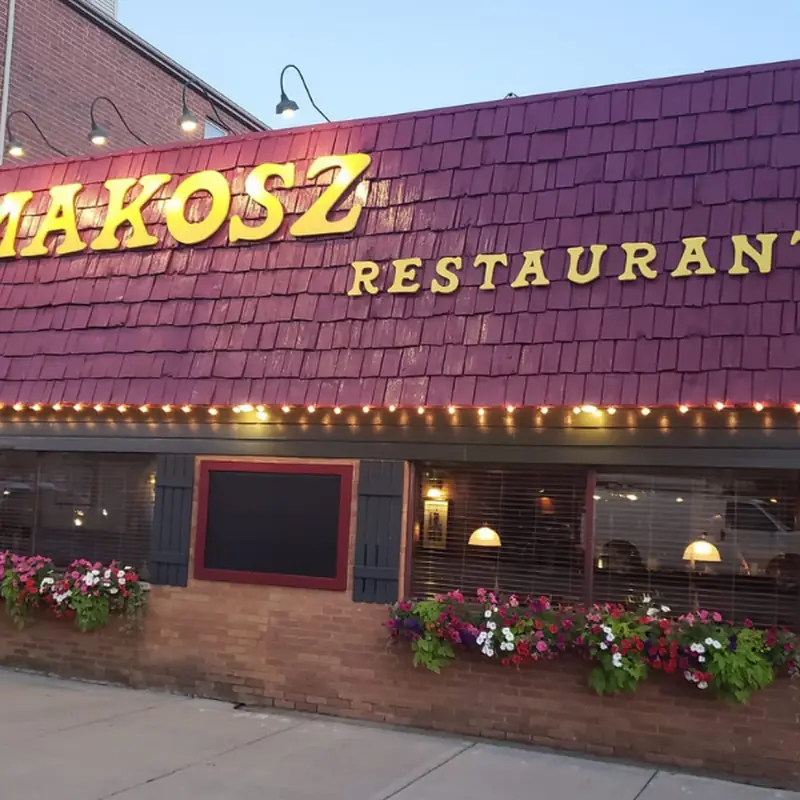 Smakosz Restaurant