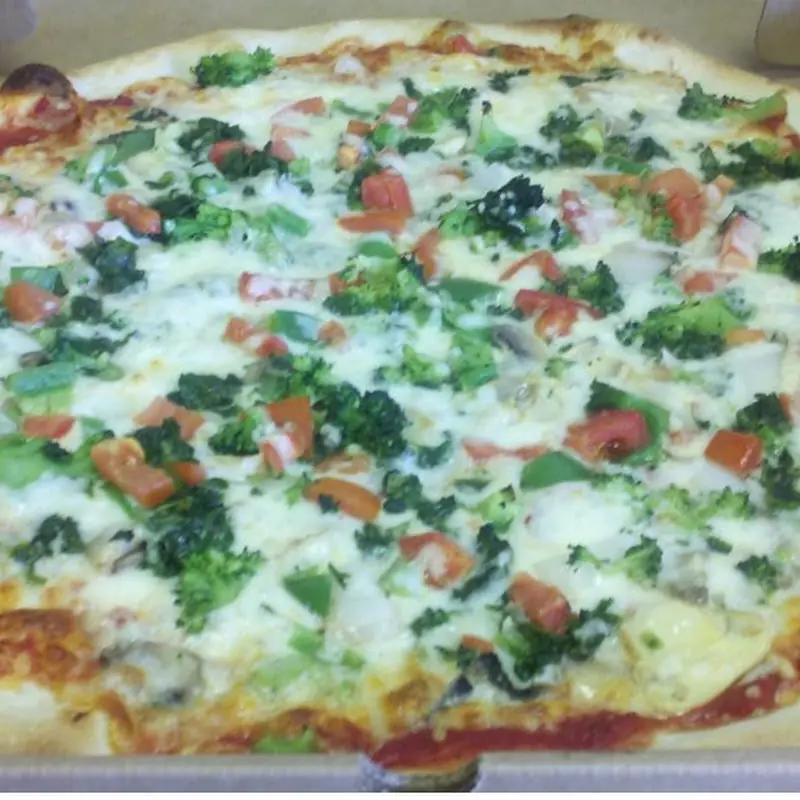 BBQ Chicken Pizza (16")