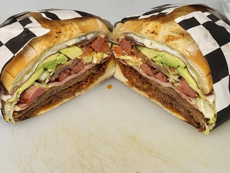 Tortas La Silla Food Truck