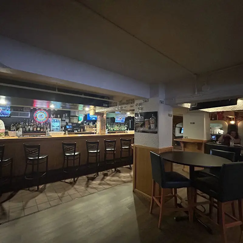 Benjamin's Restaurant & Pub