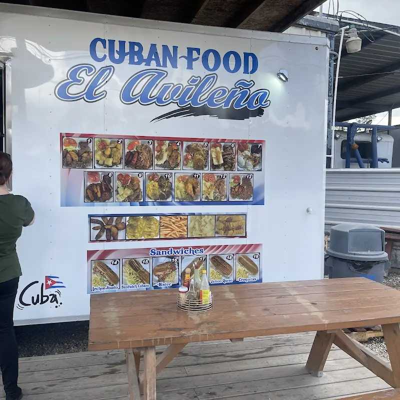 Dayi y Su Sazon 100% Cubano