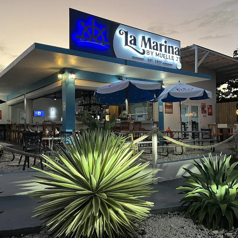 La Marina by Muelle 21
