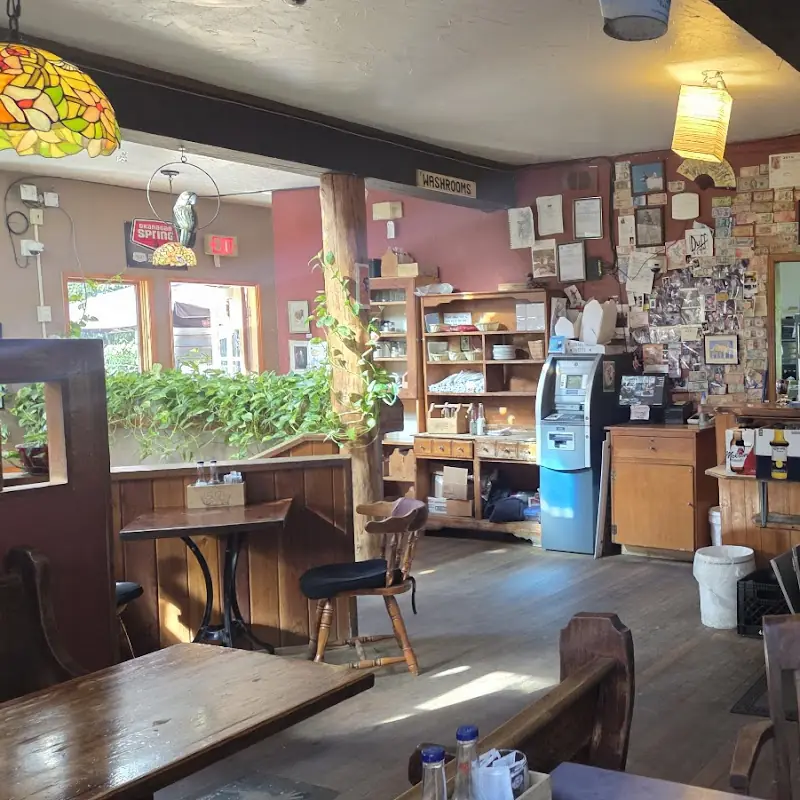 Hummingbird Pub & Family Restaurant