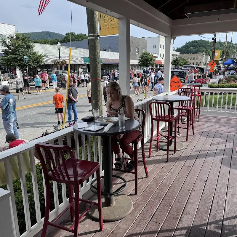 Gustard's Bistro