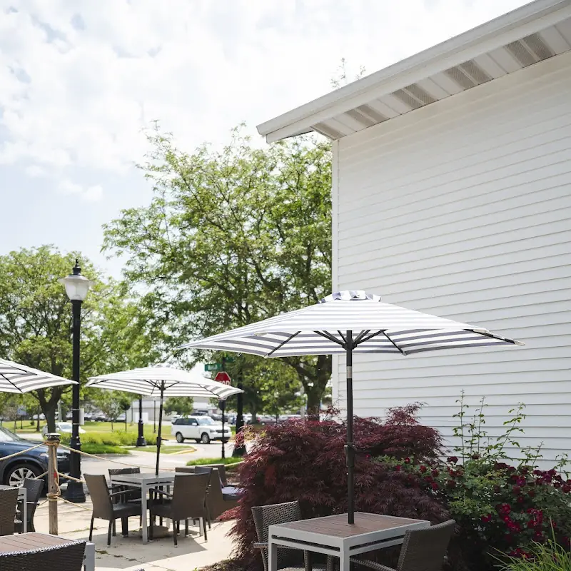 Lakeshore Café