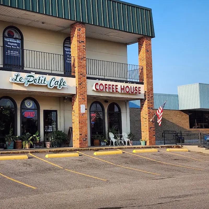 Le Petit Cafe Coffee House