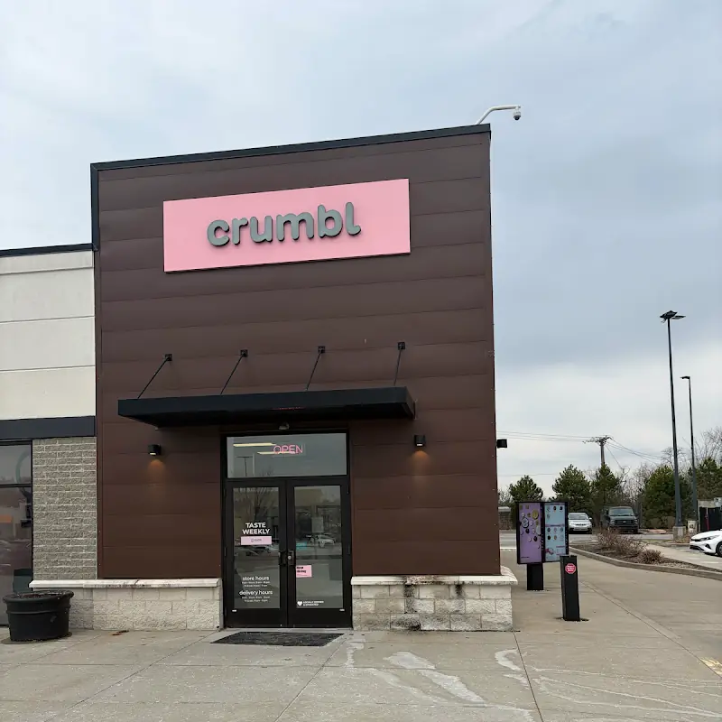 Crumbl – Cookies & Desserts