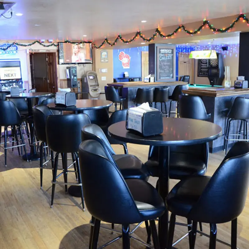 Carlee's Bar & Grill