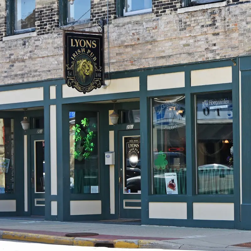 Lyon's Irish Pub