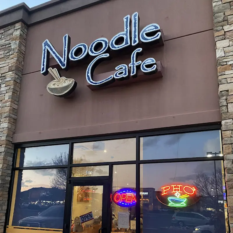 Nam Van Noodle Café