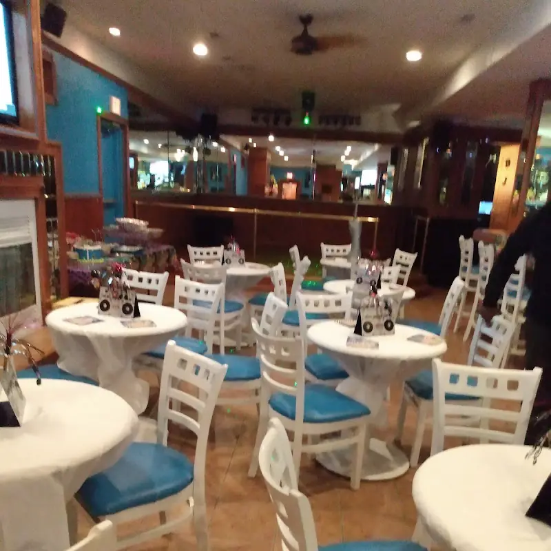 Spotlight Lounge & Entertainment