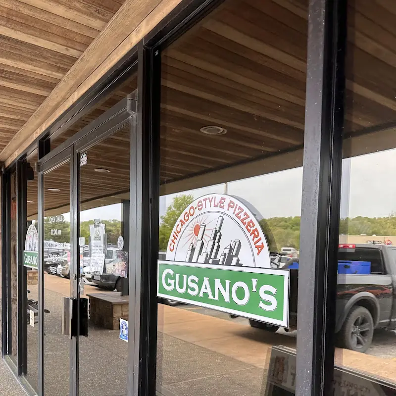 Gusano's Chicago-Style Pizzeria