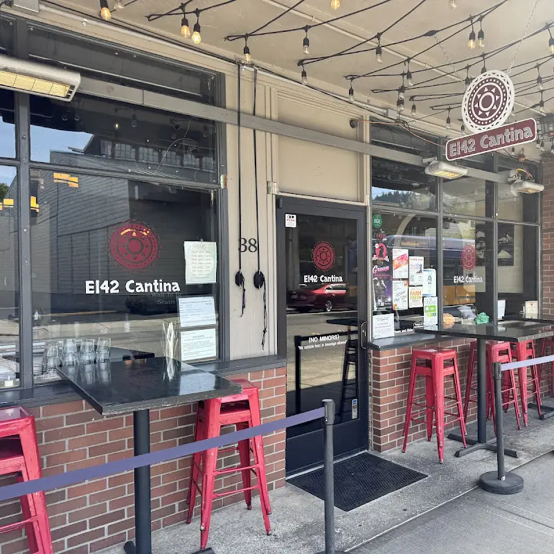 El 42 Cantina
