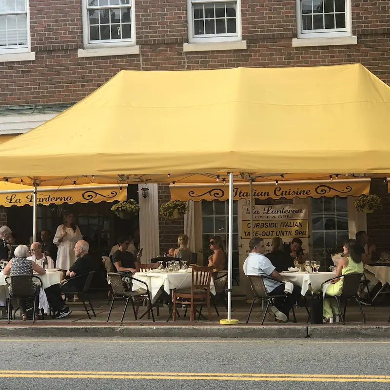 La Lanterna Cafe & Grill