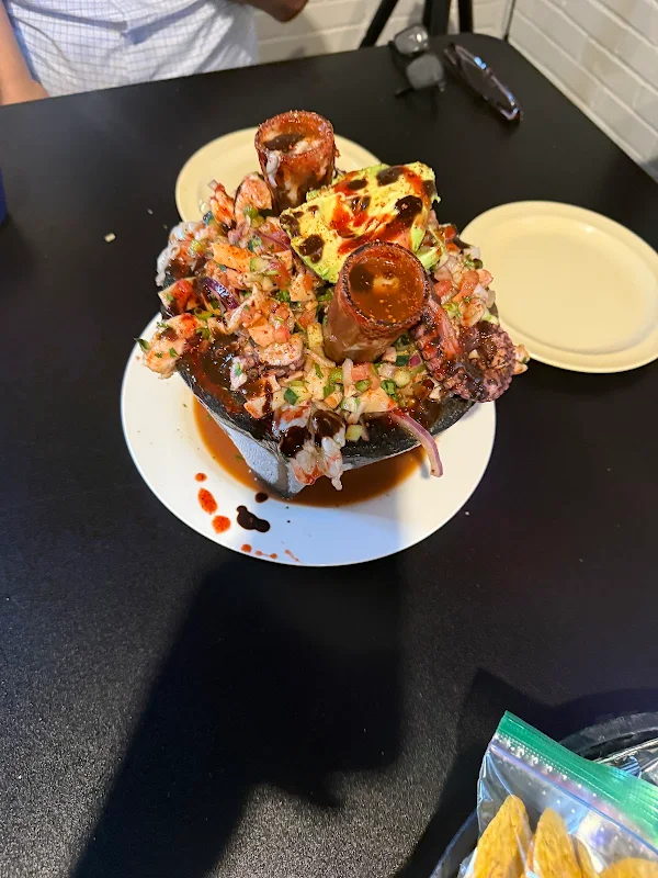 Topo loco seafood & grill