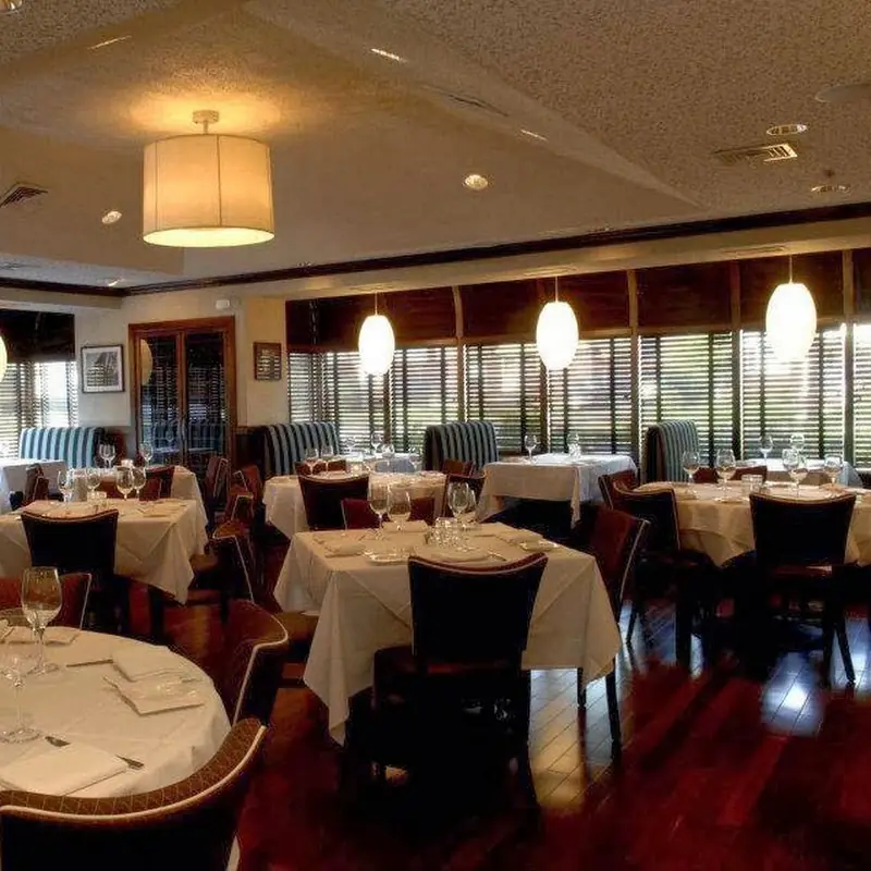 Oceanos Oyster Bar & Sea Grill