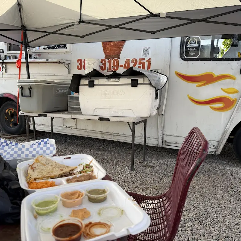 The grill master al pastor Food truck (Mexican restaurant