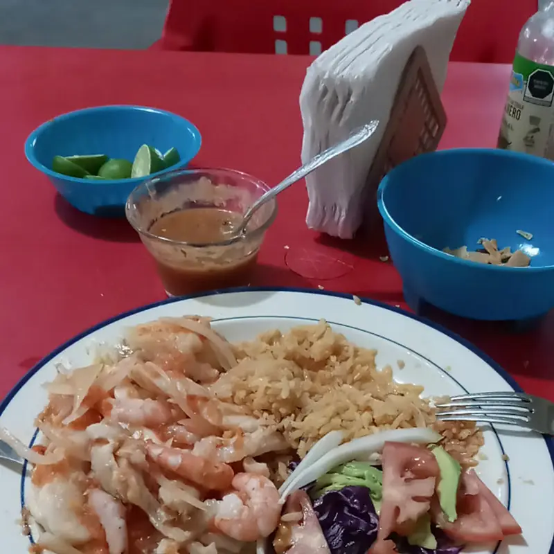 Mar y tierra mariscos drinks