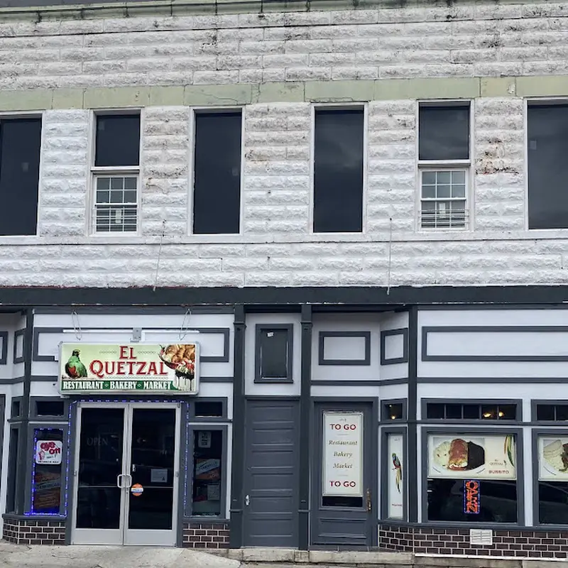 El Quetzal Restaurant & Bakery