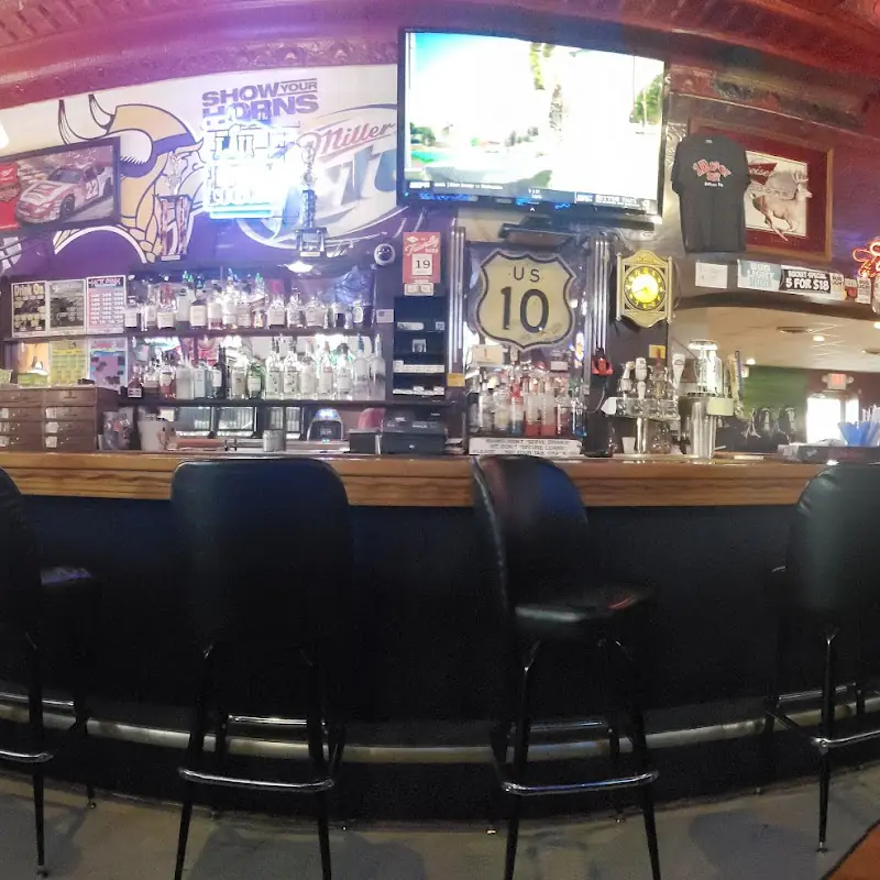 10 Spot Bar & Lounge