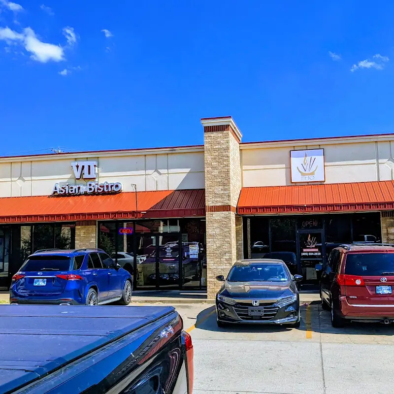 VII Asian Bistro