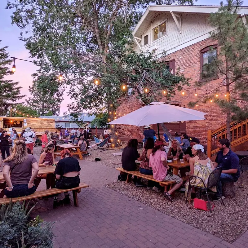 Bunk+Brew Backyard (Food Carts, Craft Beer, Live Music)